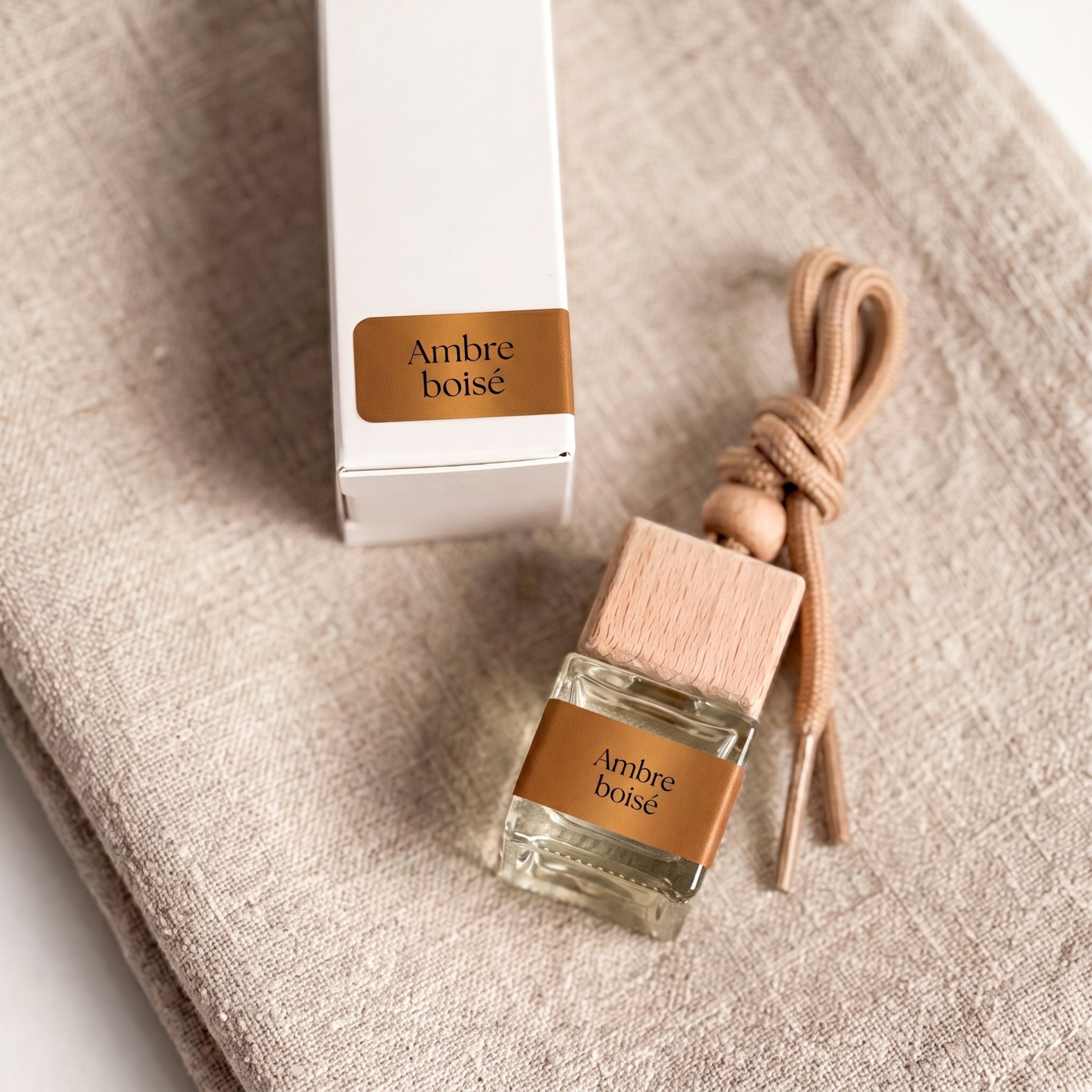 DIFFUSEUR POUR VOITURE: AMBRE BOISÉ - Déesse Créations Artisanales